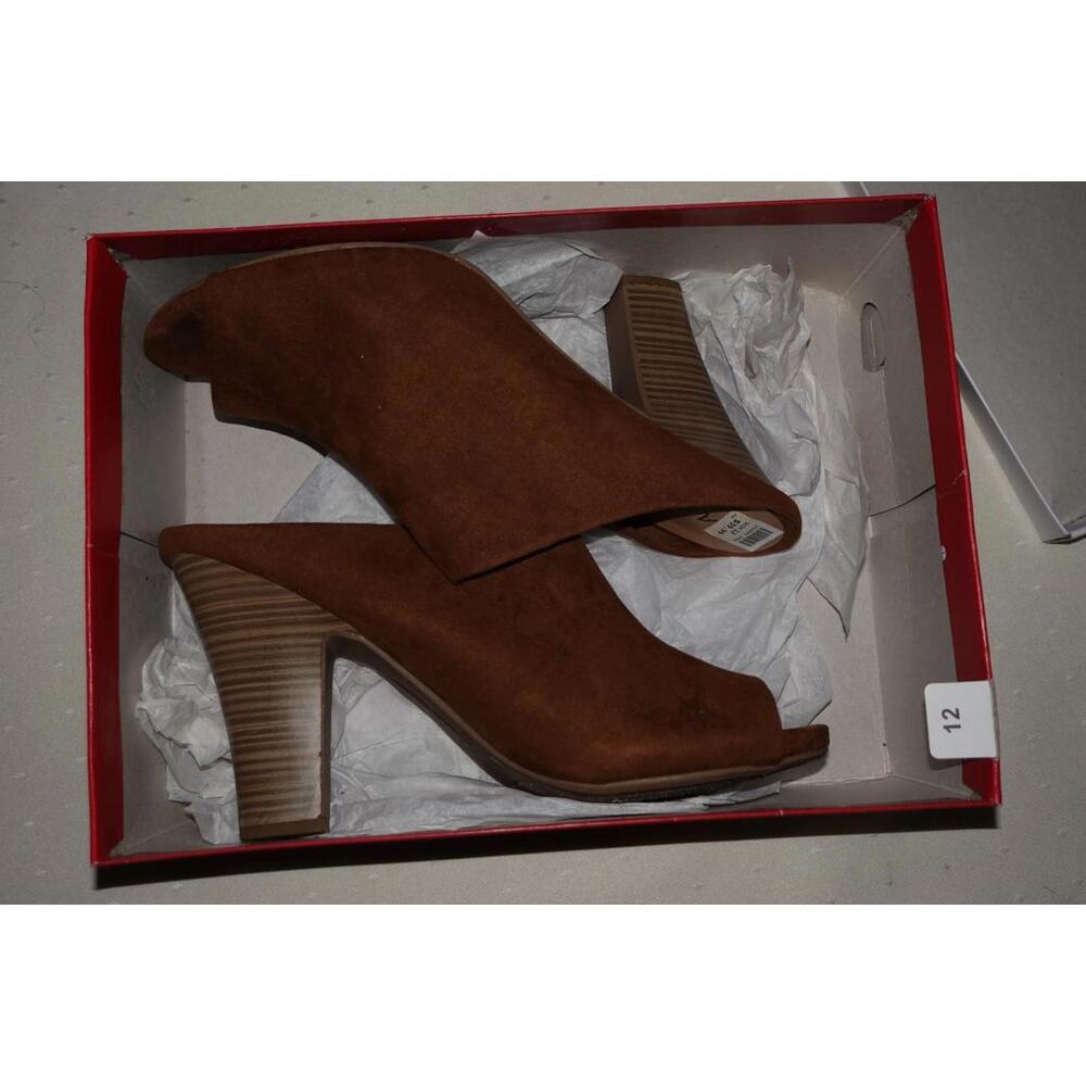 PREOWNED AMERICAN EAGLE BROWN MULE SLIP ON WOMENS SHOE SIZE 12M